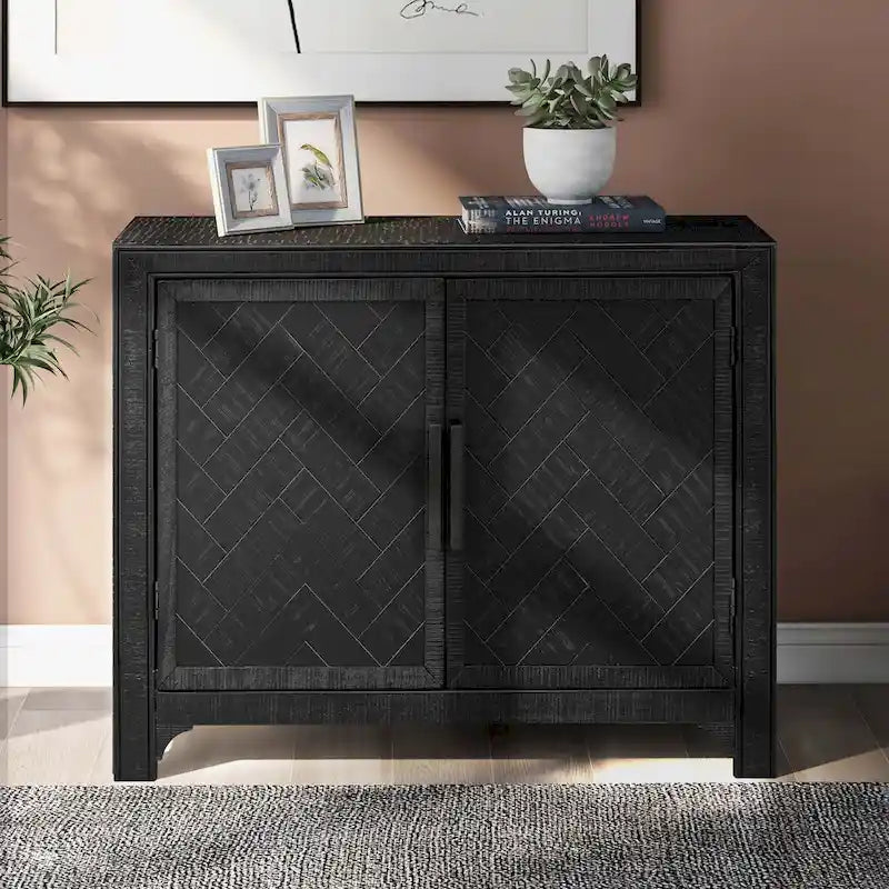 Meuble de rangement d'appoint noir vintage à deux portes avec côtés en rotin tressé