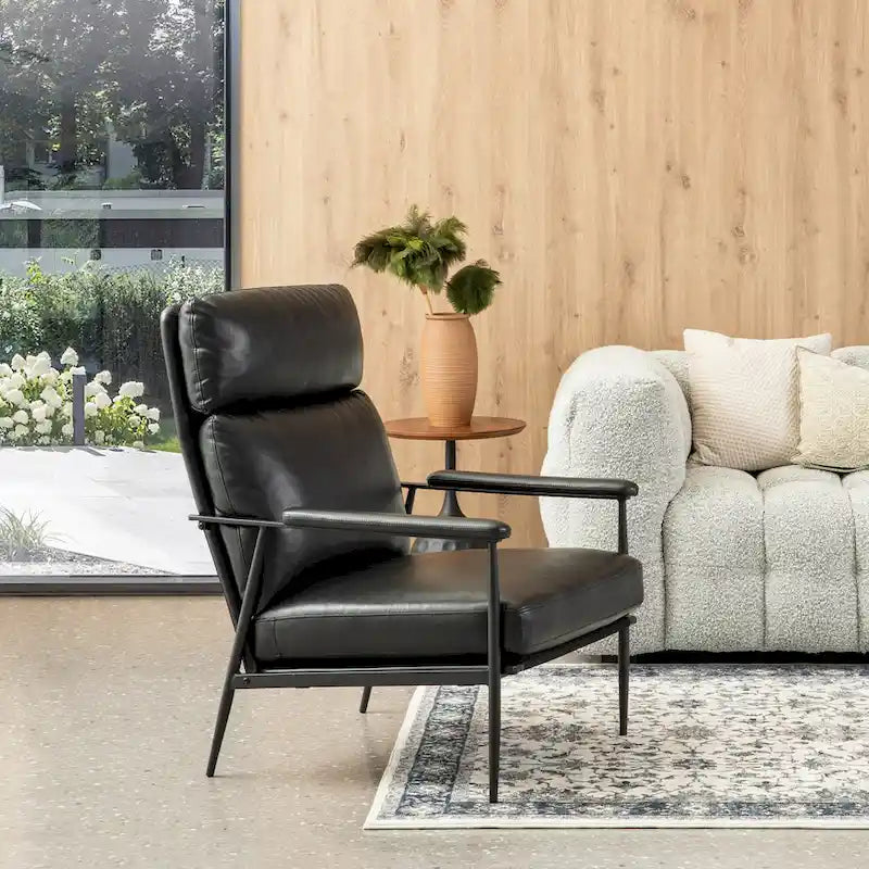 Fauteuil moderne du milieu du siècle à dossier haut en similicuir avec accoudoirs rembourrés, noir et marron