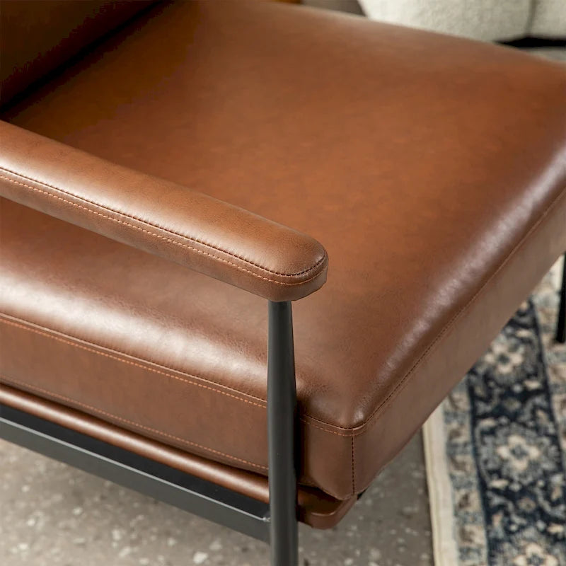 Fauteuil moderne du milieu du siècle à dossier haut en similicuir avec accoudoirs rembourrés, noir et marron