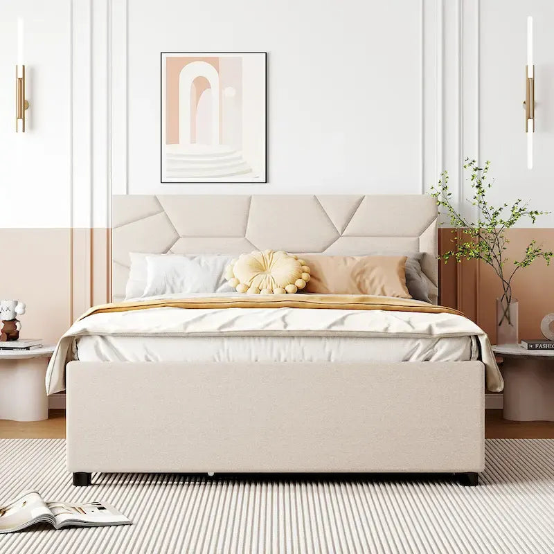 Lit plateforme rembourré beige avec tête de lit géométrique et tiroirs de rangement