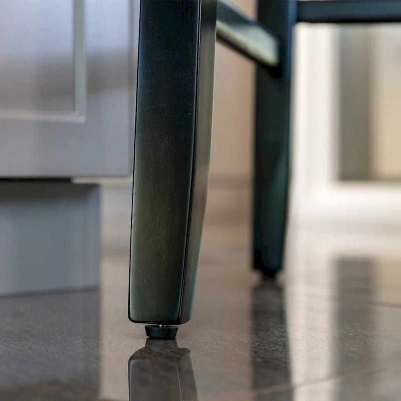 Tabouret de bar à dossier ailé capitonné en velours avec garniture cloutée