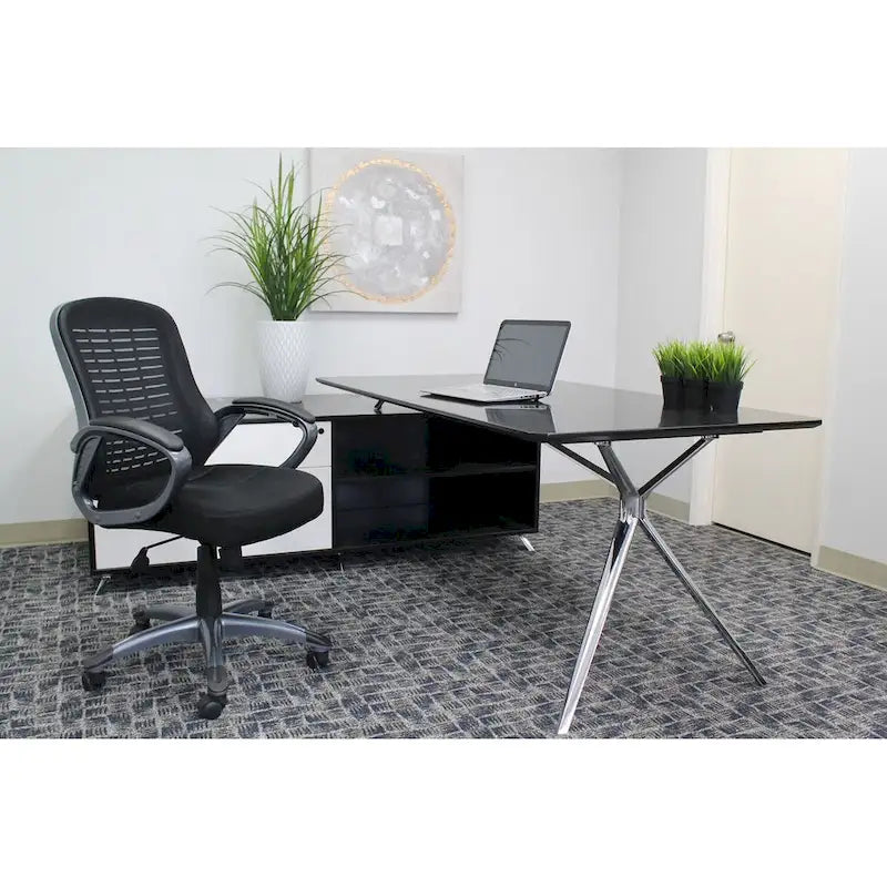 Fauteuil de bureau noir en maille côtelée à dossier haut avec support lombaire et accoudoirs en boucle
