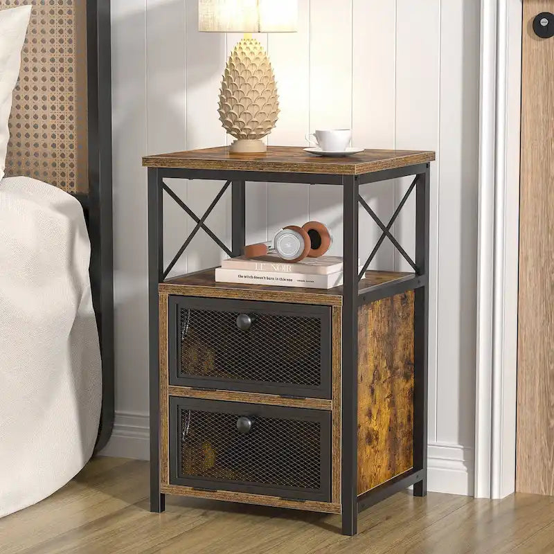Table de chevet industrielle avec 2 tiroirs en maille et étagère ouverte marron rustique