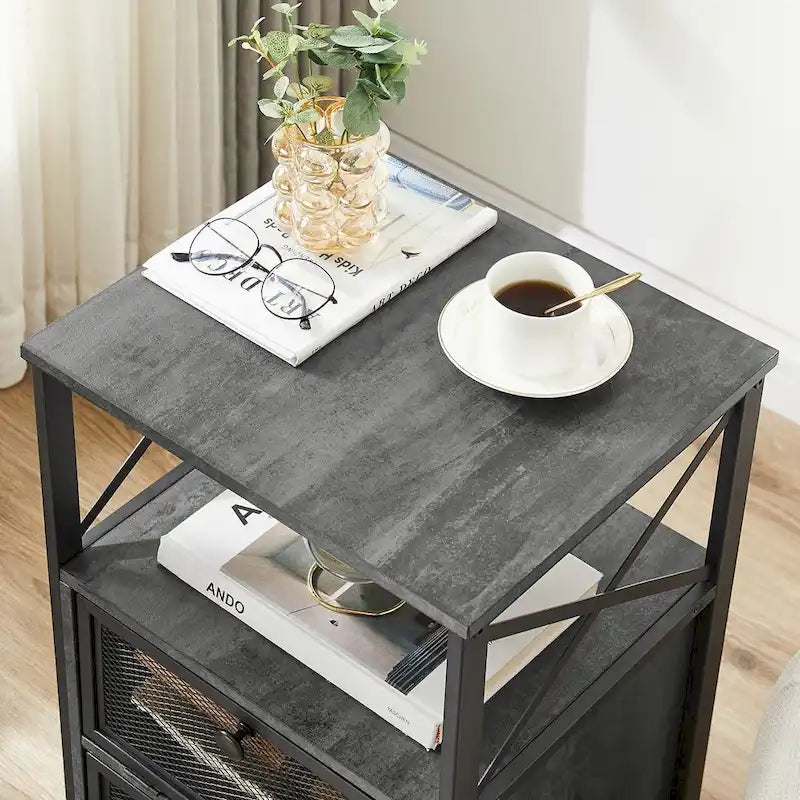 Table de chevet industrielle avec 2 tiroirs en maille et étagère ouverte marron rustique