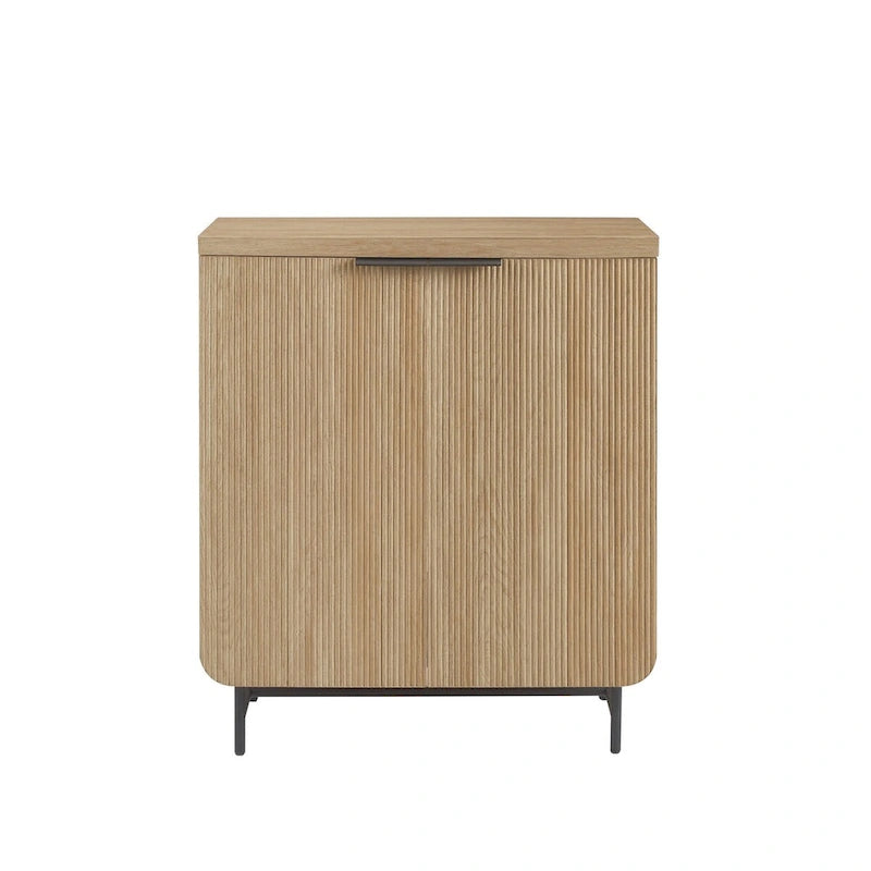 Meuble de rangement console avec portes cannelées, portes à fermeture douce et pieds en métal Chêne